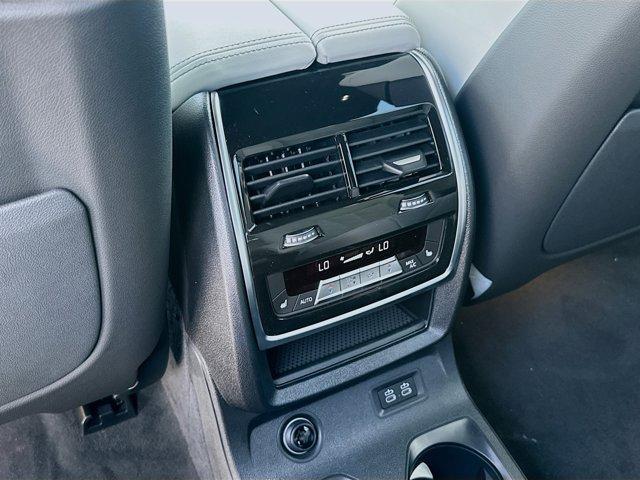 new 2026 BMW X7 car, priced at $95,212