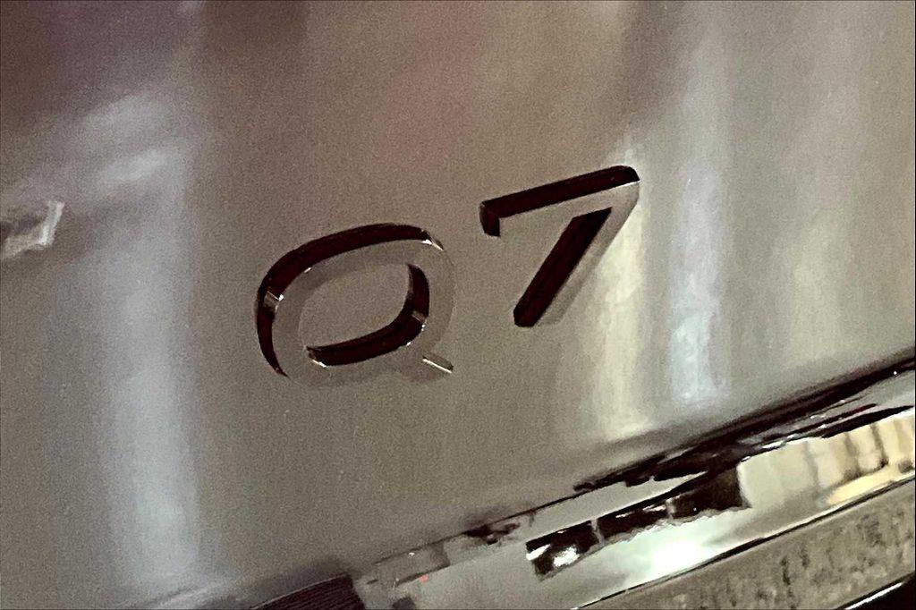 new 2026 Audi Q7 car, priced at $78,295