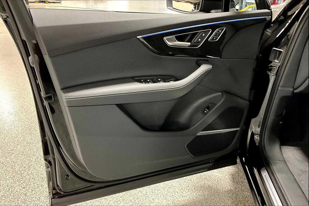 new 2026 Audi Q7 car, priced at $78,295