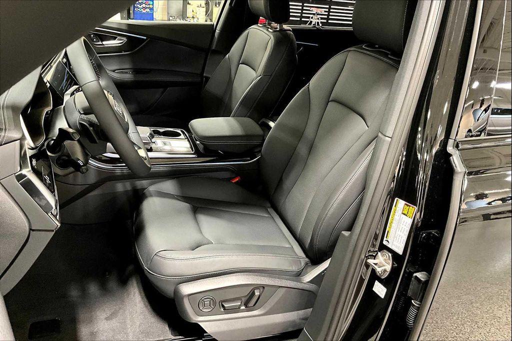new 2026 Audi Q7 car, priced at $78,295