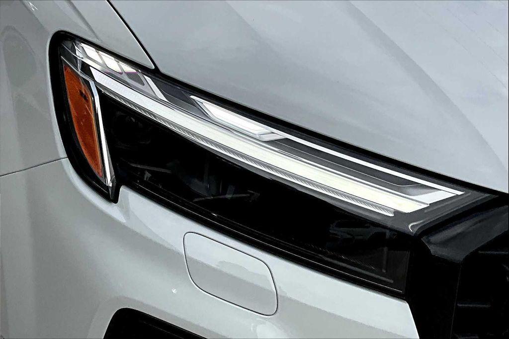 new 2025 Audi Q7 car, priced at $74,165