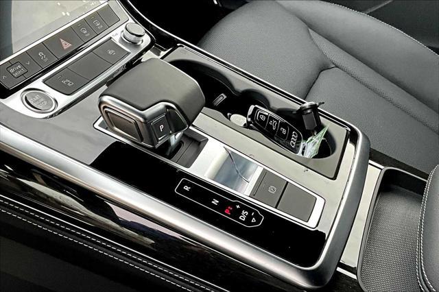 new 2025 Audi Q7 car, priced at $78,065