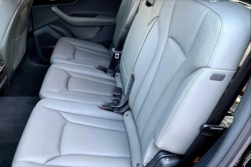 new 2025 Audi Q7 car, priced at $67,830