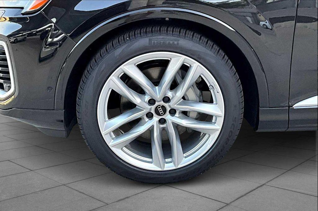 new 2025 Audi Q7 car, priced at $67,830