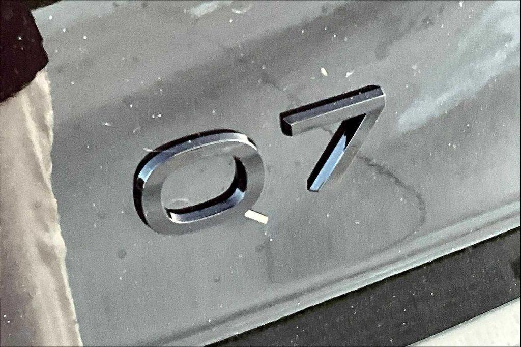 new 2025 Audi Q7 car, priced at $67,830