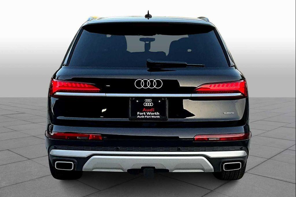 new 2025 Audi Q7 car, priced at $67,830
