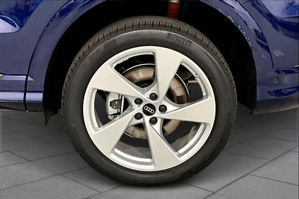 new 2025 Audi Q5 car, priced at $61,950