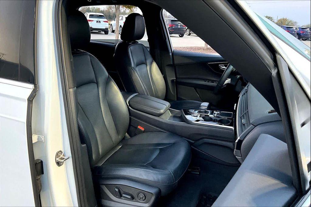 used 2018 Audi Q7 car, priced at $19,000