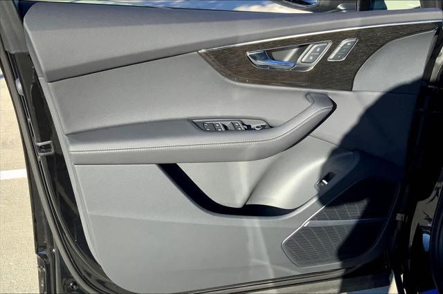 new 2025 Audi Q7 car, priced at $83,750