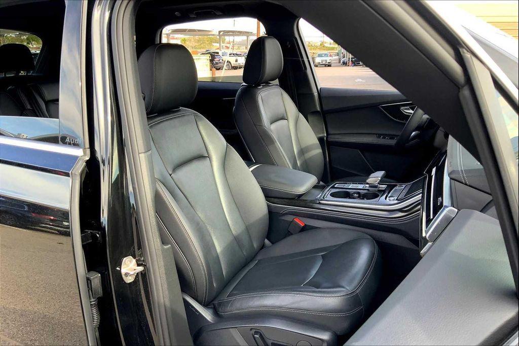 used 2025 Audi Q7 car, priced at $48,500