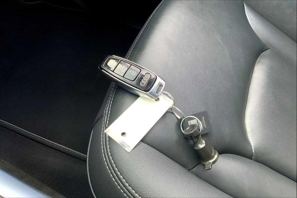 used 2025 Audi Q7 car, priced at $48,500