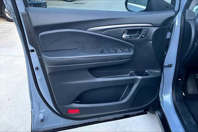 used 2022 Honda Pilot car, priced at $28,400