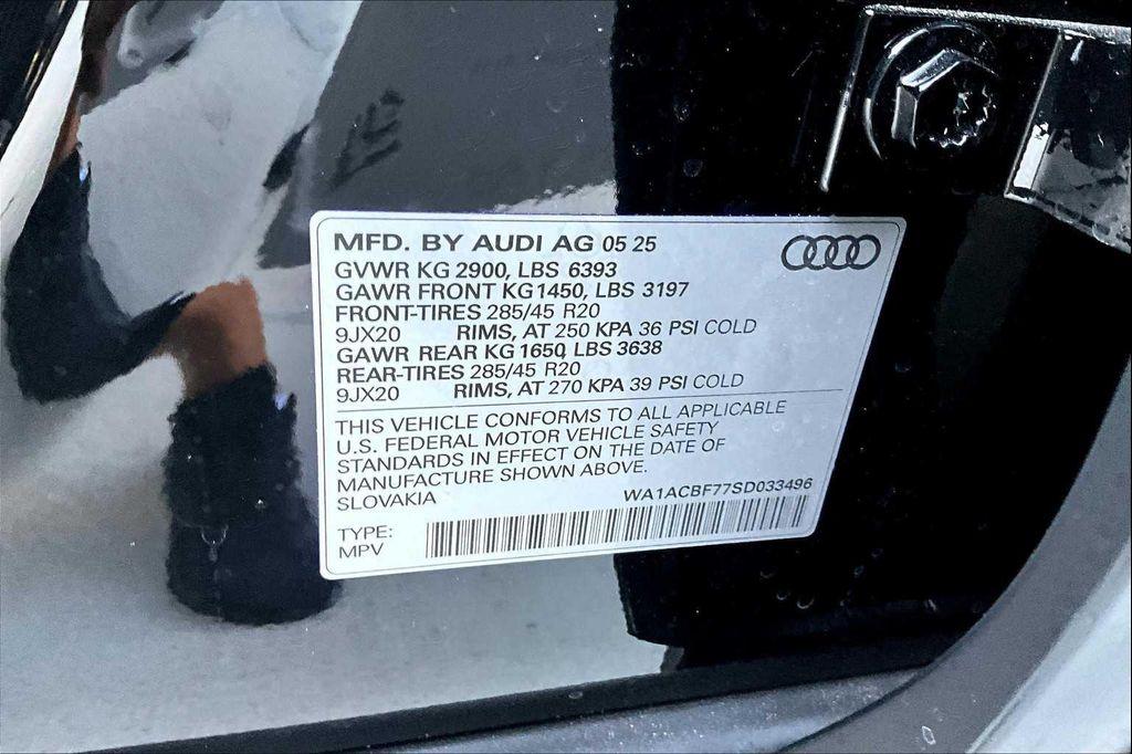 new 2025 Audi Q7 car, priced at $62,648