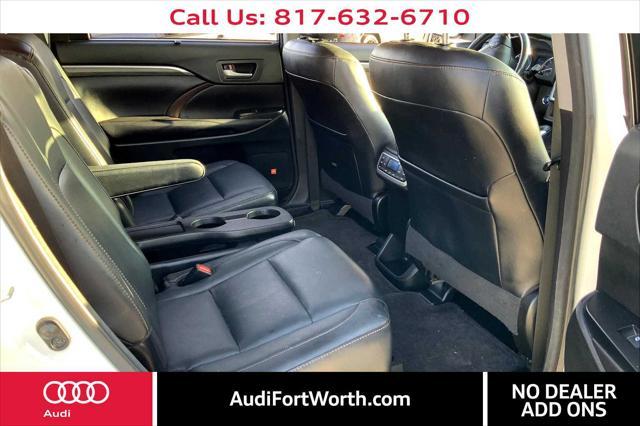 used 2017 Toyota Highlander Hybrid car, priced at $25,700