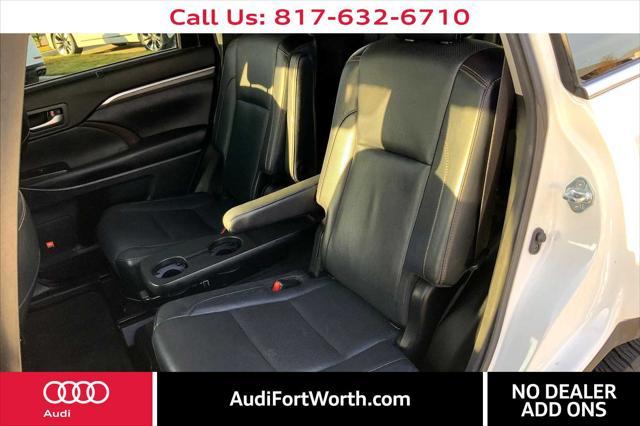 used 2017 Toyota Highlander Hybrid car, priced at $25,700