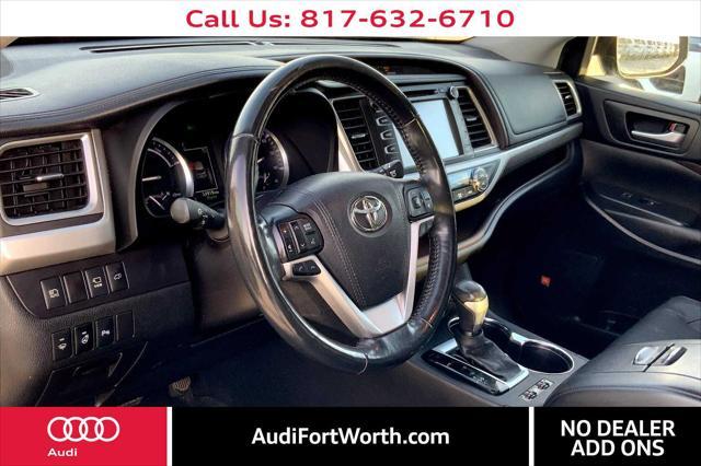 used 2017 Toyota Highlander Hybrid car, priced at $25,700