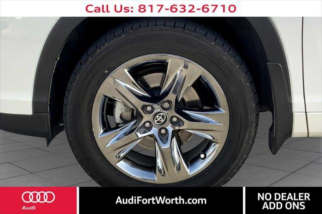 used 2017 Toyota Highlander Hybrid car, priced at $25,700