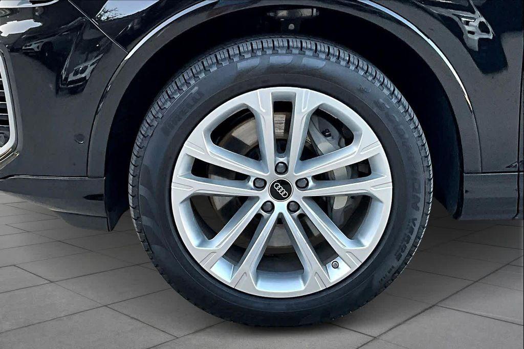 used 2025 Audi Q7 car, priced at $55,000