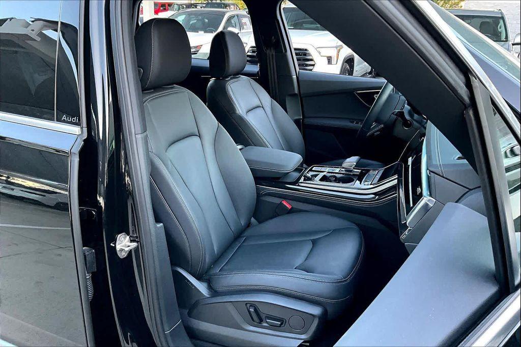 used 2025 Audi Q7 car, priced at $55,000