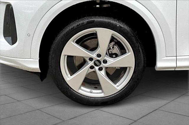 new 2025 Audi Q5 car, priced at $60,975