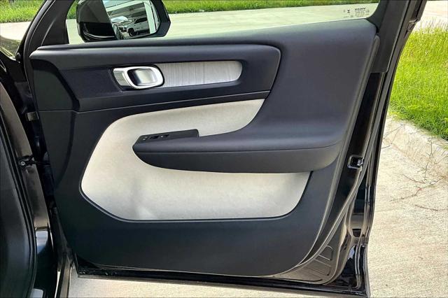 used 2023 Volvo XC40 car, priced at $33,300