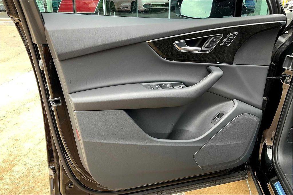 used 2025 Audi Q7 car, priced at $56,500