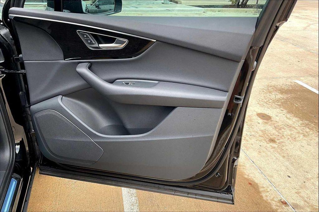 used 2025 Audi Q7 car, priced at $56,500