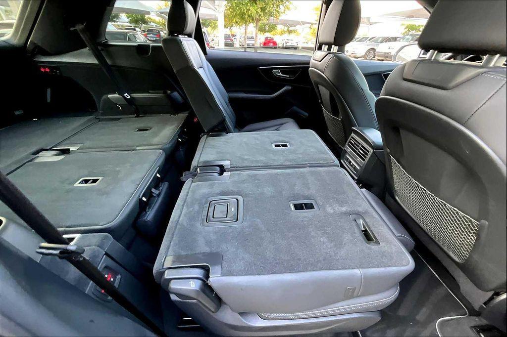 used 2025 Audi Q7 car, priced at $55,800