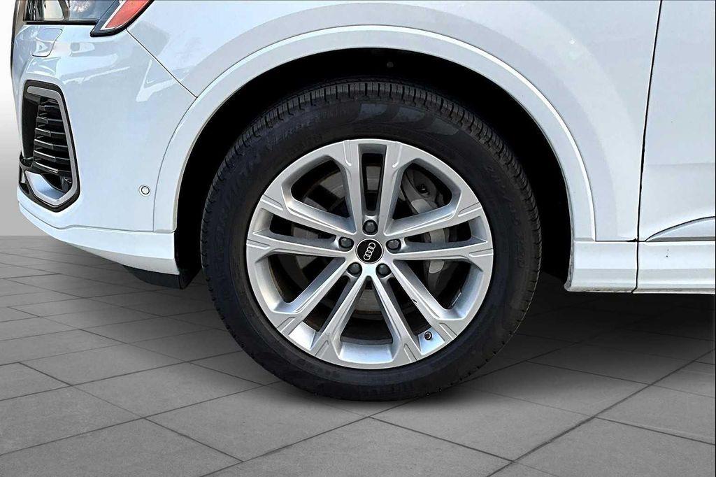 used 2025 Audi Q7 car, priced at $55,800