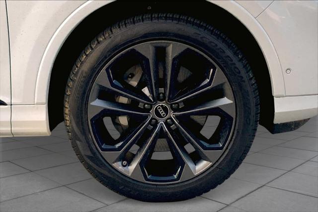 new 2025 Audi Q7 car, priced at $77,840