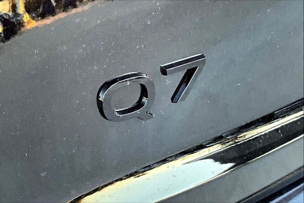 new 2026 Audi Q7 car, priced at $76,445