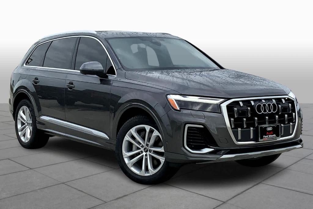 new 2025 Audi Q7 car, priced at $69,297