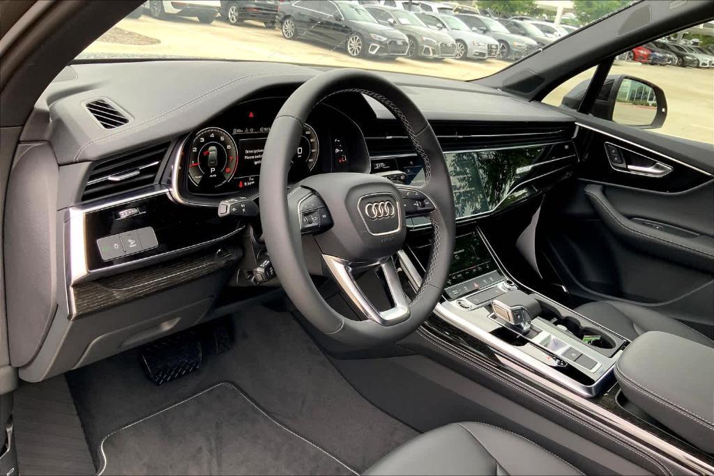 new 2025 Audi Q7 car, priced at $69,297