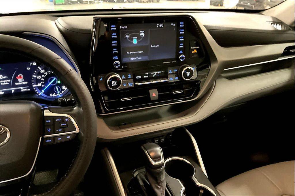 used 2021 Toyota Highlander Hybrid car, priced at $27,700