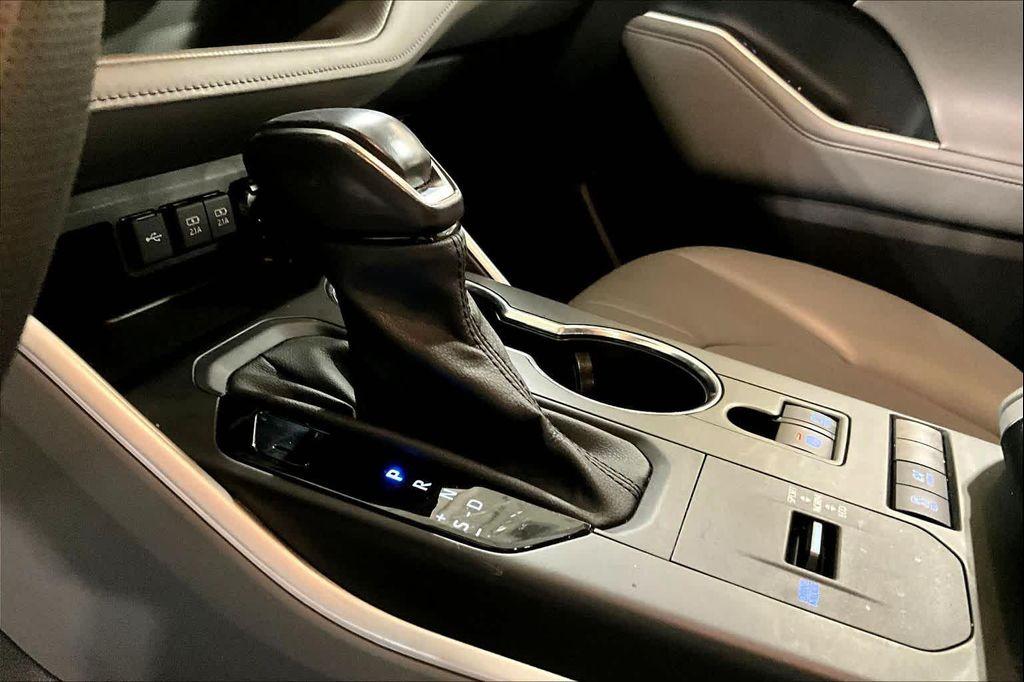 used 2021 Toyota Highlander Hybrid car, priced at $27,700