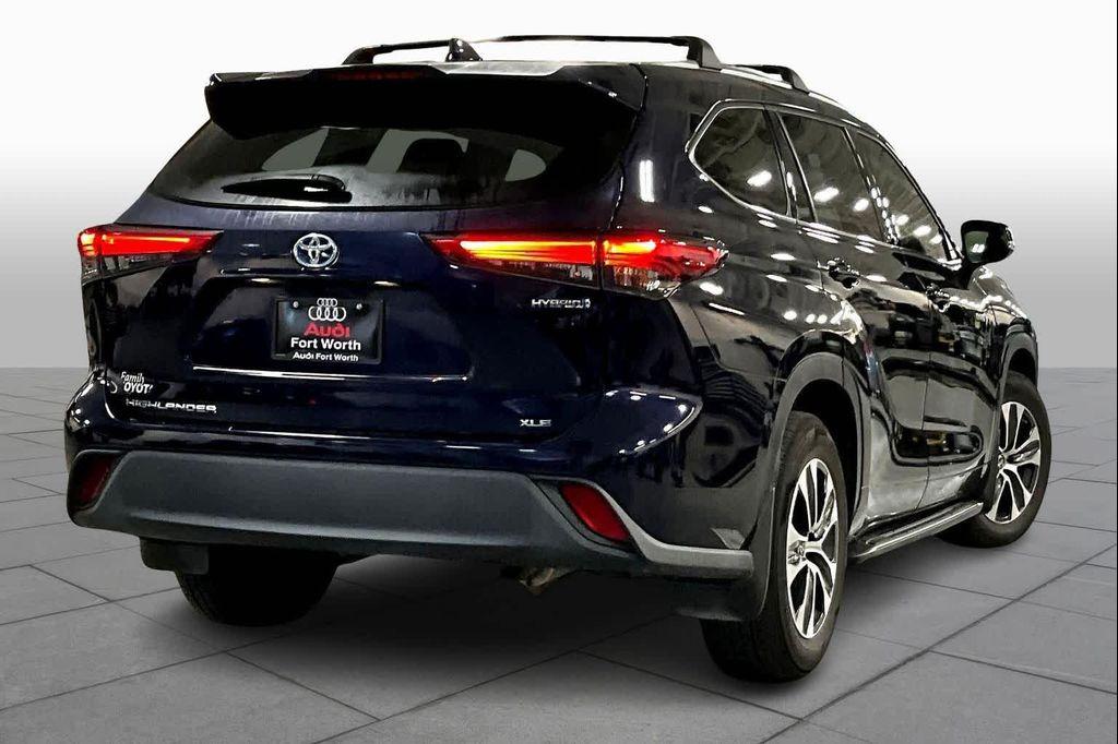 used 2021 Toyota Highlander Hybrid car, priced at $27,700