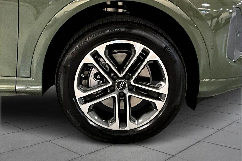 new 2025 Audi Q5 car, priced at $60,500