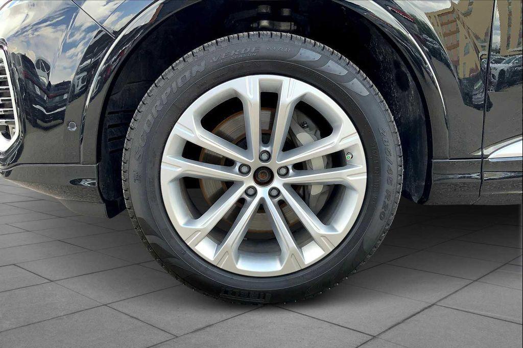 used 2025 Audi Q7 car, priced at $59,700