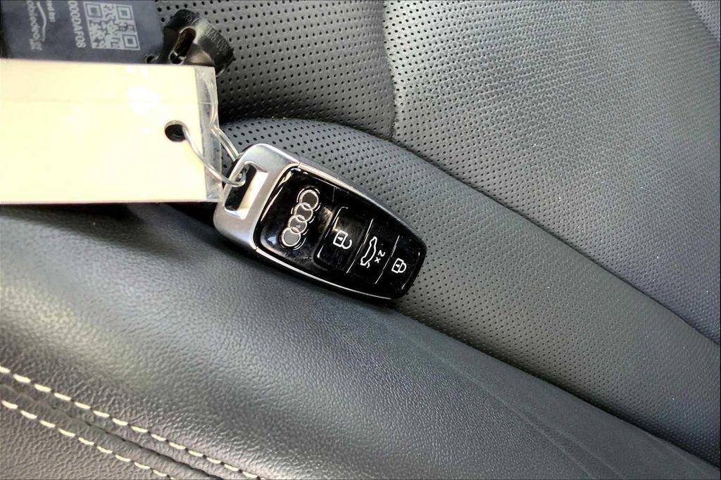 used 2025 Audi Q7 car, priced at $59,700