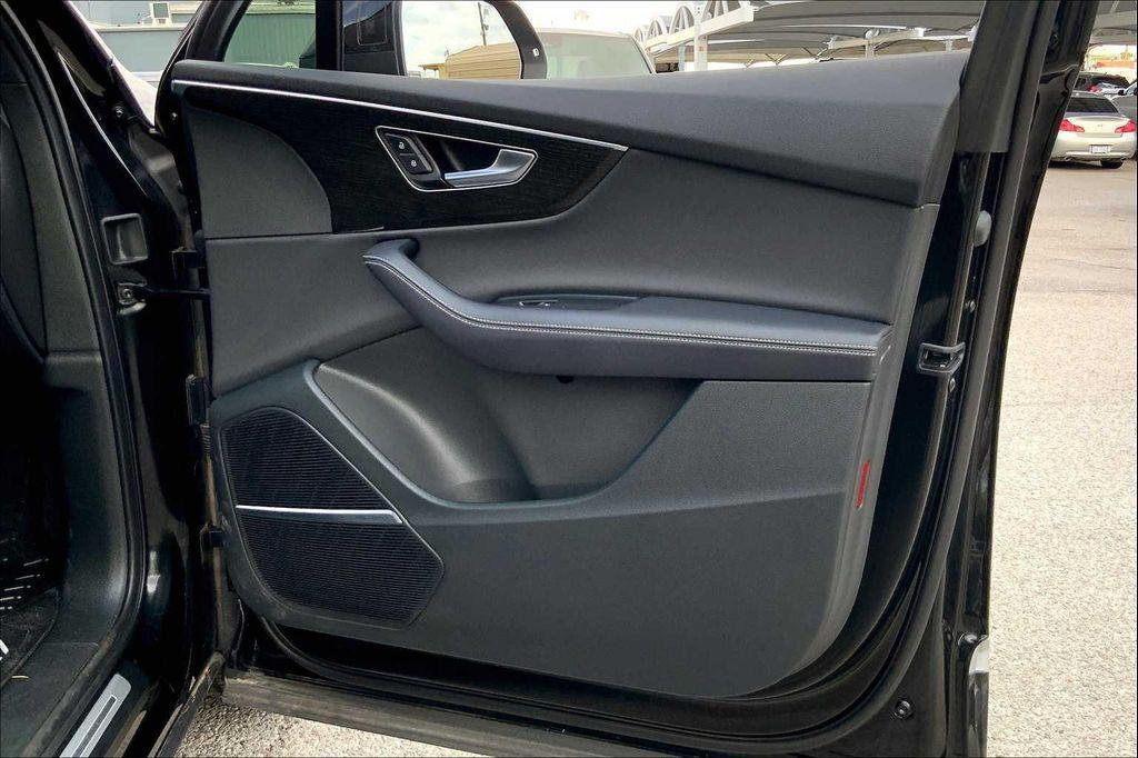 used 2025 Audi Q7 car, priced at $59,700