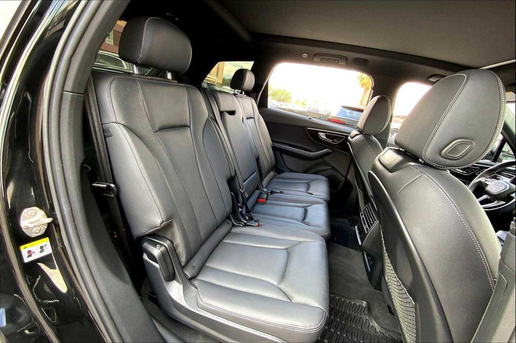 used 2025 Audi Q7 car, priced at $59,700