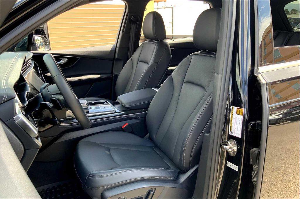 used 2025 Audi Q7 car, priced at $59,700