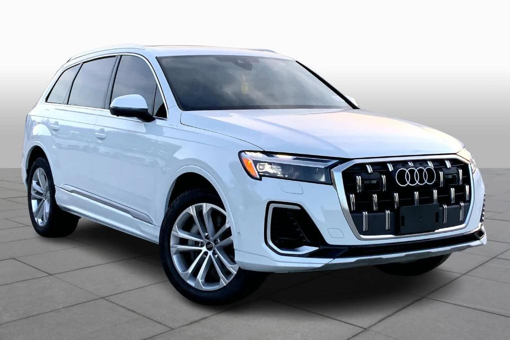 new 2025 Audi Q7 car, priced at $66,020