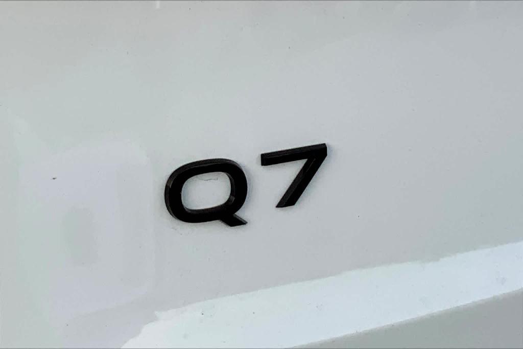 new 2025 Audi Q7 car, priced at $66,020