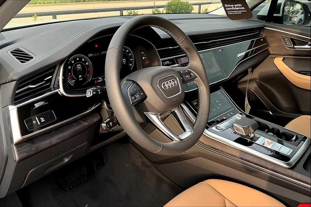 new 2025 Audi Q7 car, priced at $75,613