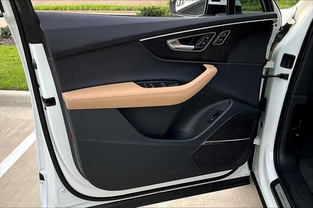 new 2025 Audi Q7 car, priced at $74,967