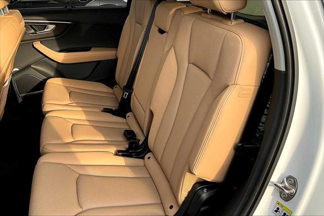 new 2025 Audi Q7 car, priced at $74,967