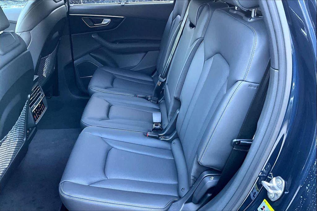 new 2026 Audi Q7 car, priced at $81,105