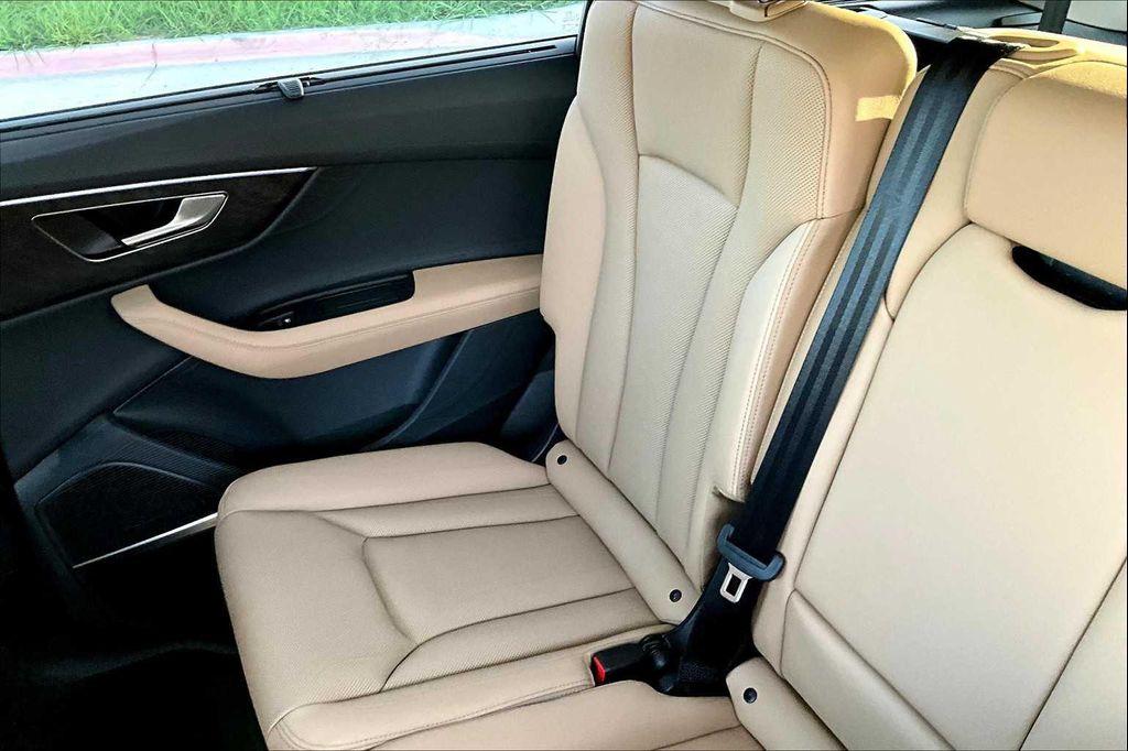 new 2025 Audi Q7 car, priced at $76,950