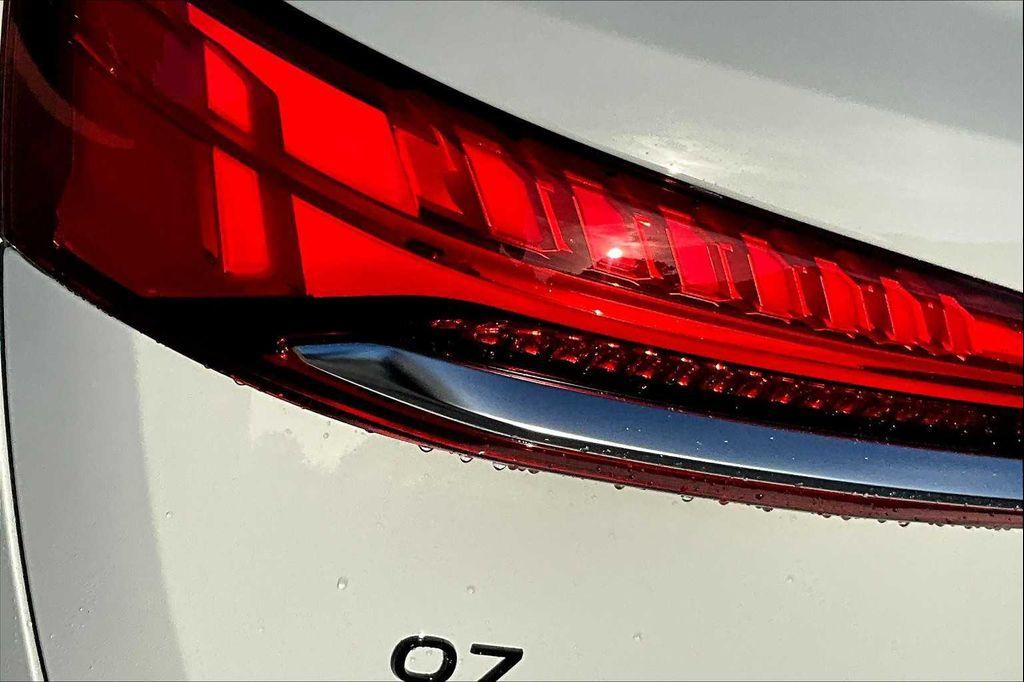 new 2025 Audi Q7 car, priced at $76,950